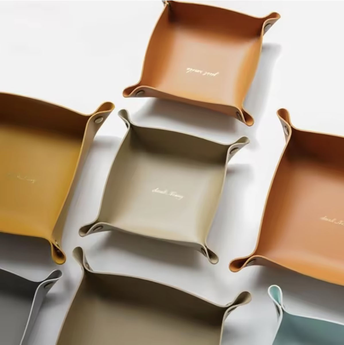 北欧スタイルの革収納トレイデスクトップオーガナイザーキージュ - Desk Organizer のレビューと価格